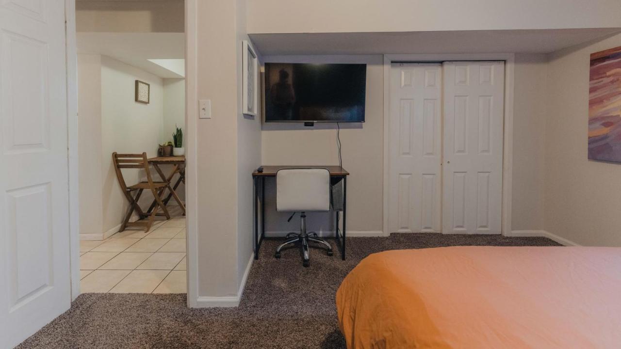 Zen Out In The Comfiest Two Bedroom Zen Den By Sloan's Lake,